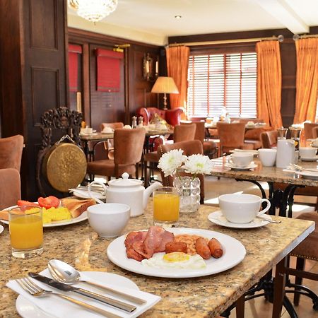 Celtic Lodge Guesthouse - Restaurant & Bar 더블린 외부 사진