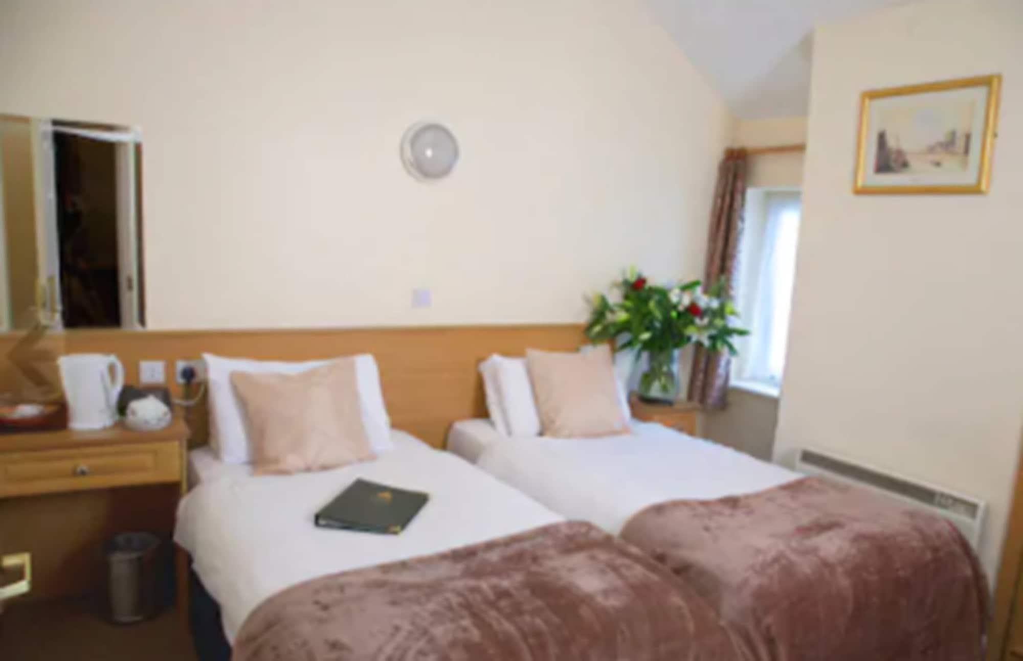 Celtic Lodge Guesthouse - Restaurant & Bar 더블린 외부 사진