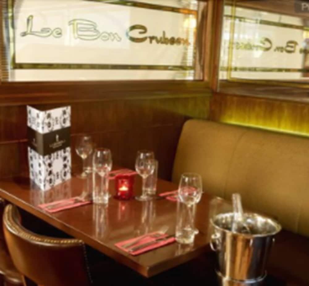 Celtic Lodge Guesthouse - Restaurant & Bar 더블린 외부 사진