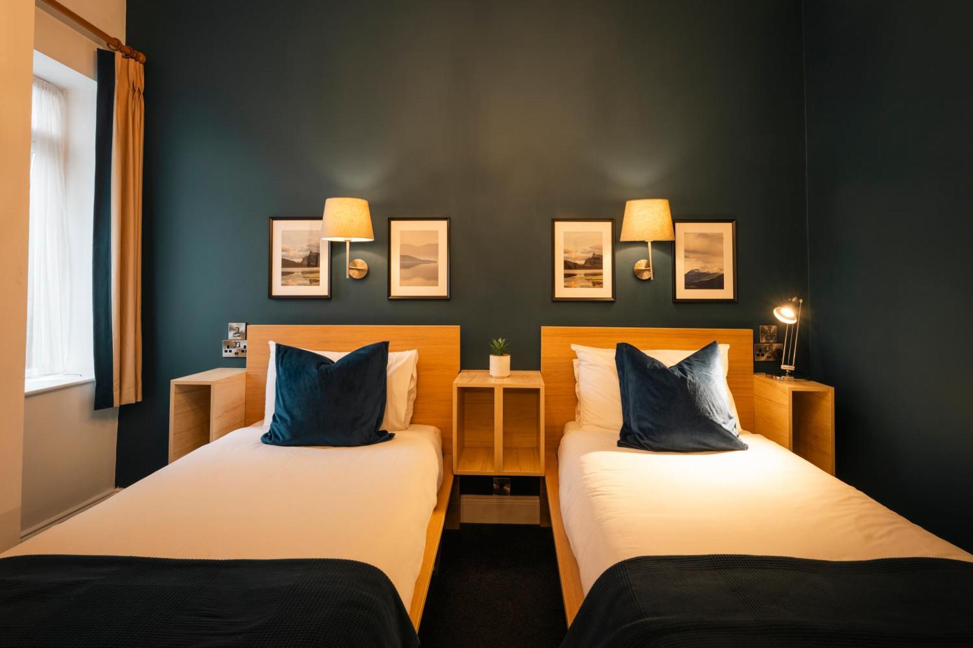 Celtic Lodge Guesthouse - Restaurant & Bar 더블린 외부 사진