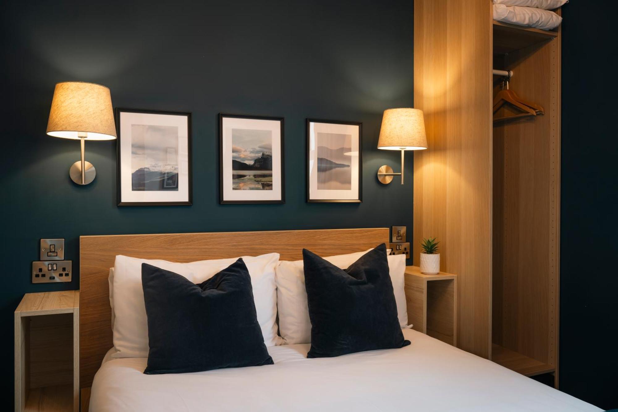 Celtic Lodge Guesthouse - Restaurant & Bar 더블린 외부 사진
