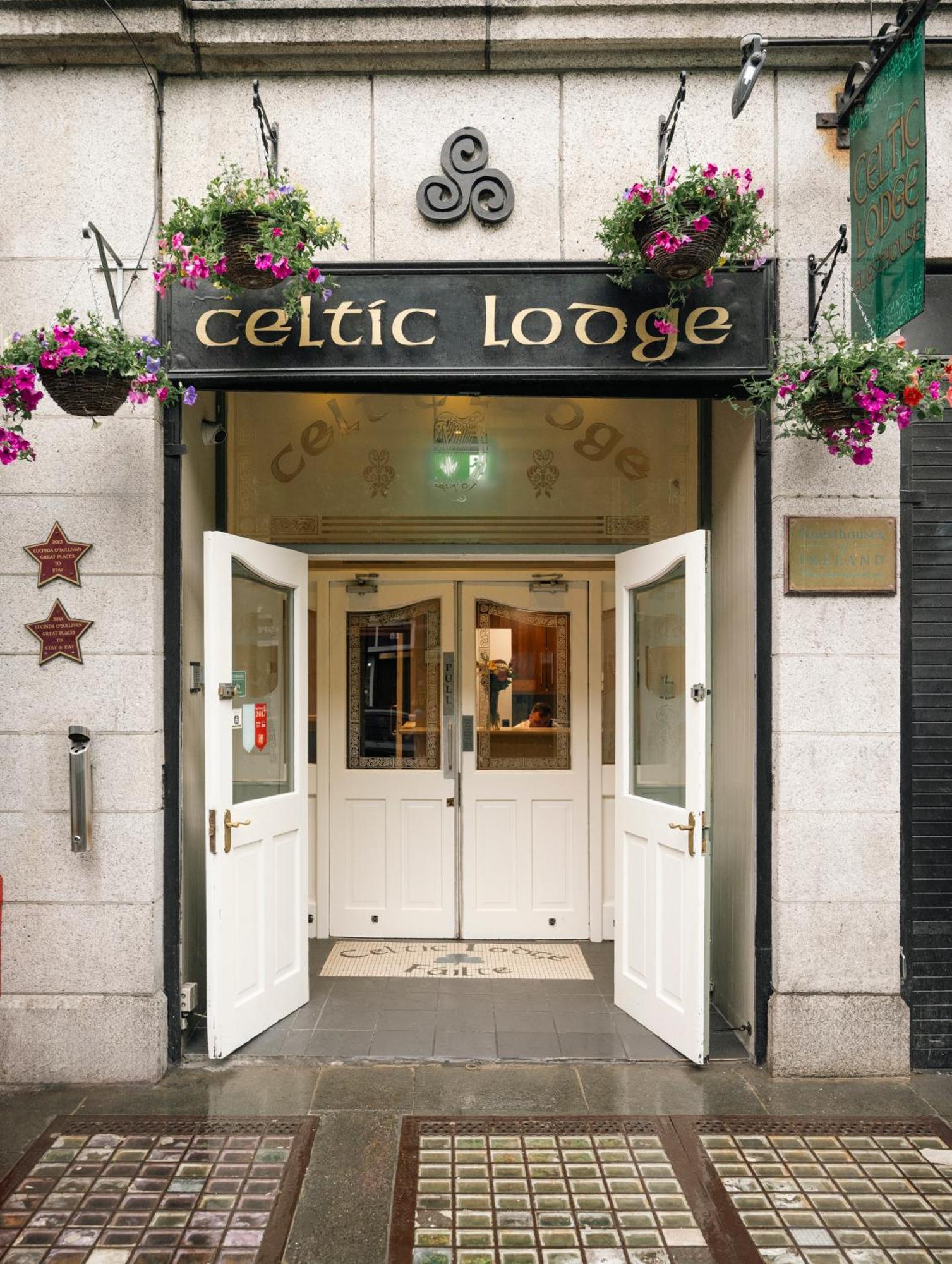 Celtic Lodge Guesthouse - Restaurant & Bar 더블린 외부 사진