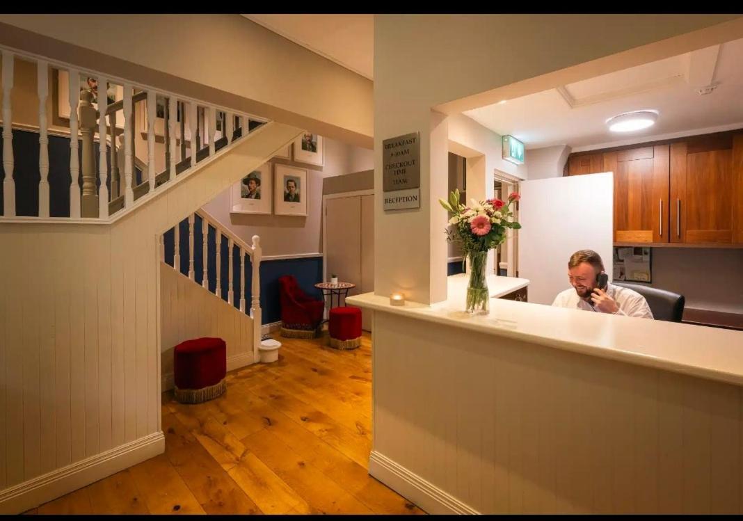 Celtic Lodge Guesthouse - Restaurant & Bar 더블린 외부 사진